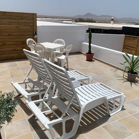 Apartment In Famara Beach Teguise  Εξωτερικό φωτογραφία