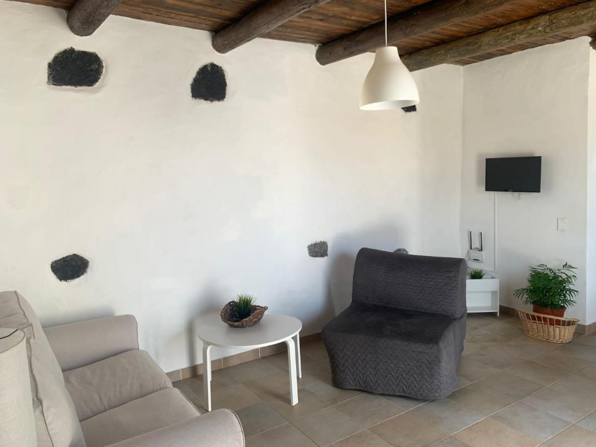 Apartment In Famara Beach Teguise  Εξωτερικό φωτογραφία