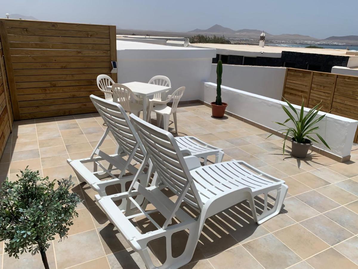 Apartment In Famara Beach Teguise  Εξωτερικό φωτογραφία