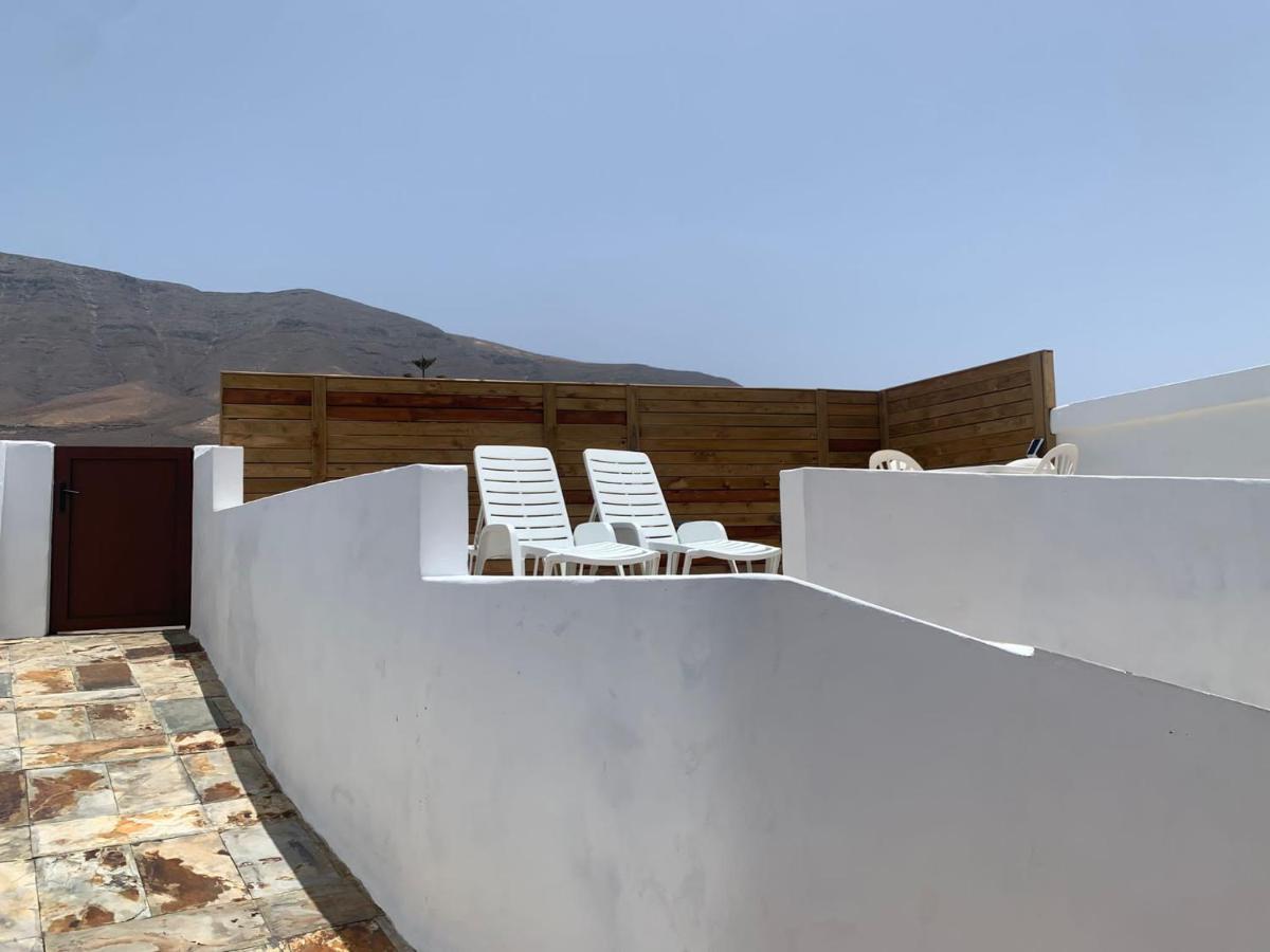 Apartment In Famara Beach Teguise  Εξωτερικό φωτογραφία