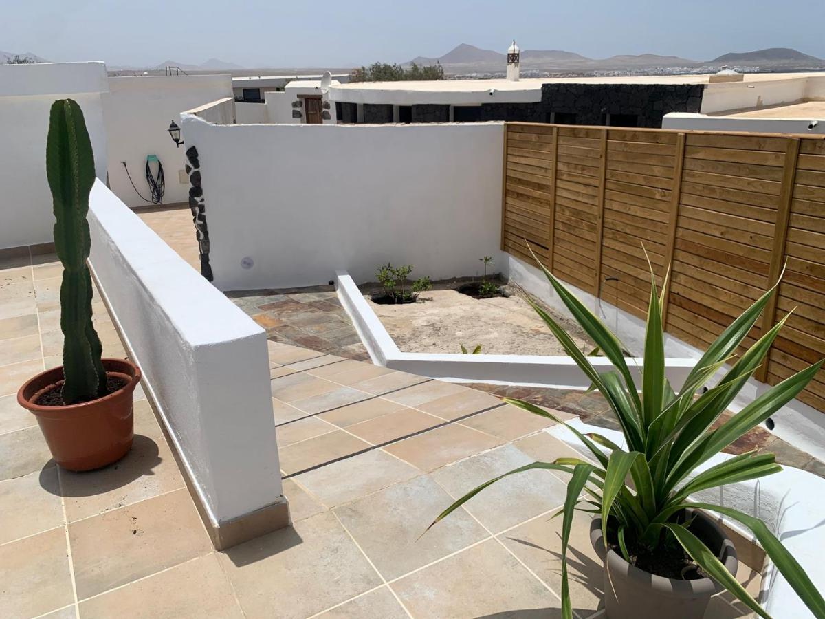 Apartment In Famara Beach Teguise  Εξωτερικό φωτογραφία